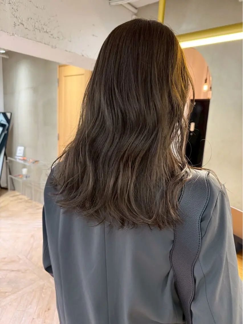 ロング カラー ヘアカラー トリートメント あやか🩰 カラーモデル/栄のヘアスタイル