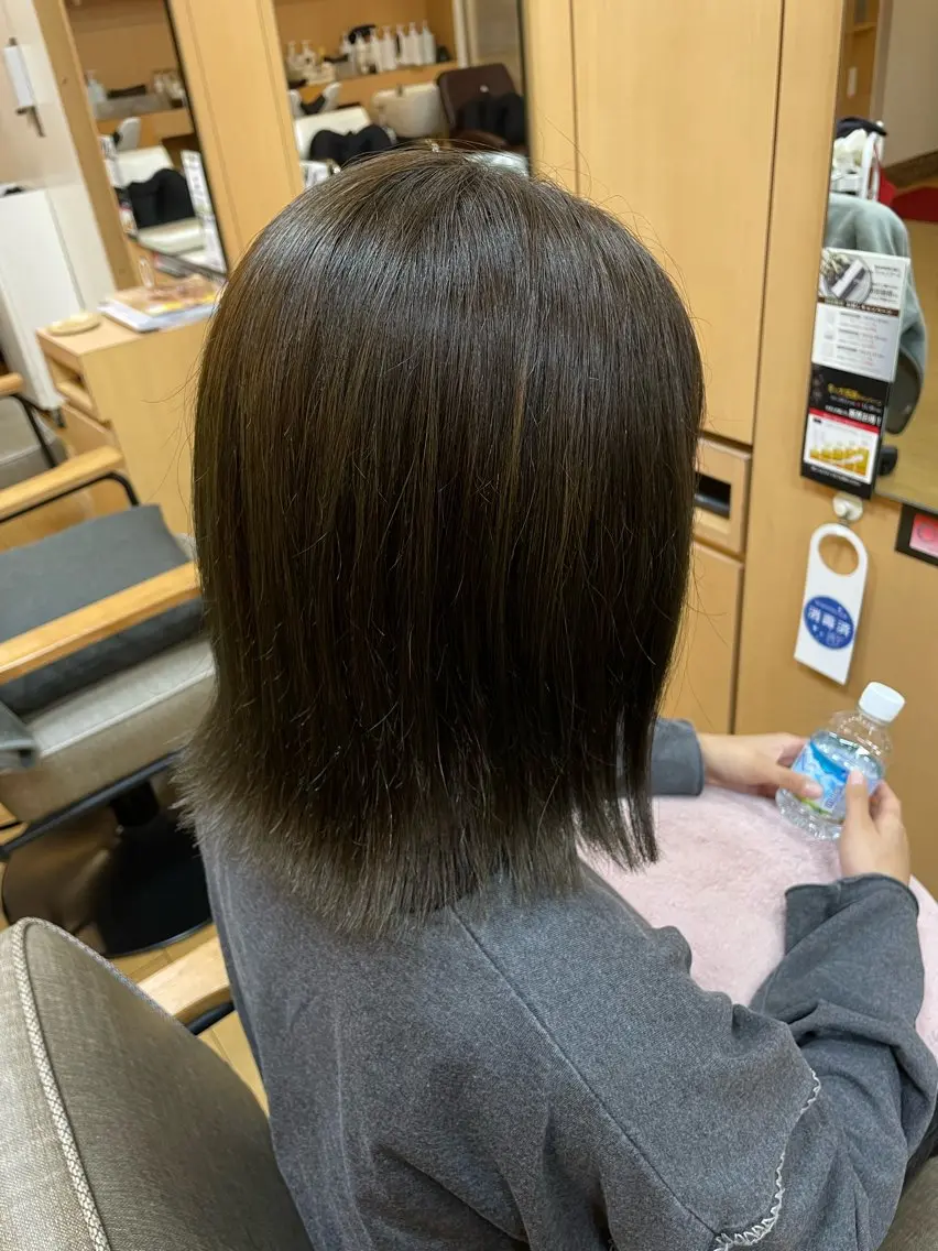 ミディアム カラー オリーブグレー オレンジ 韓国ヘア 🤍中西麻友🤍のヘアスタイル