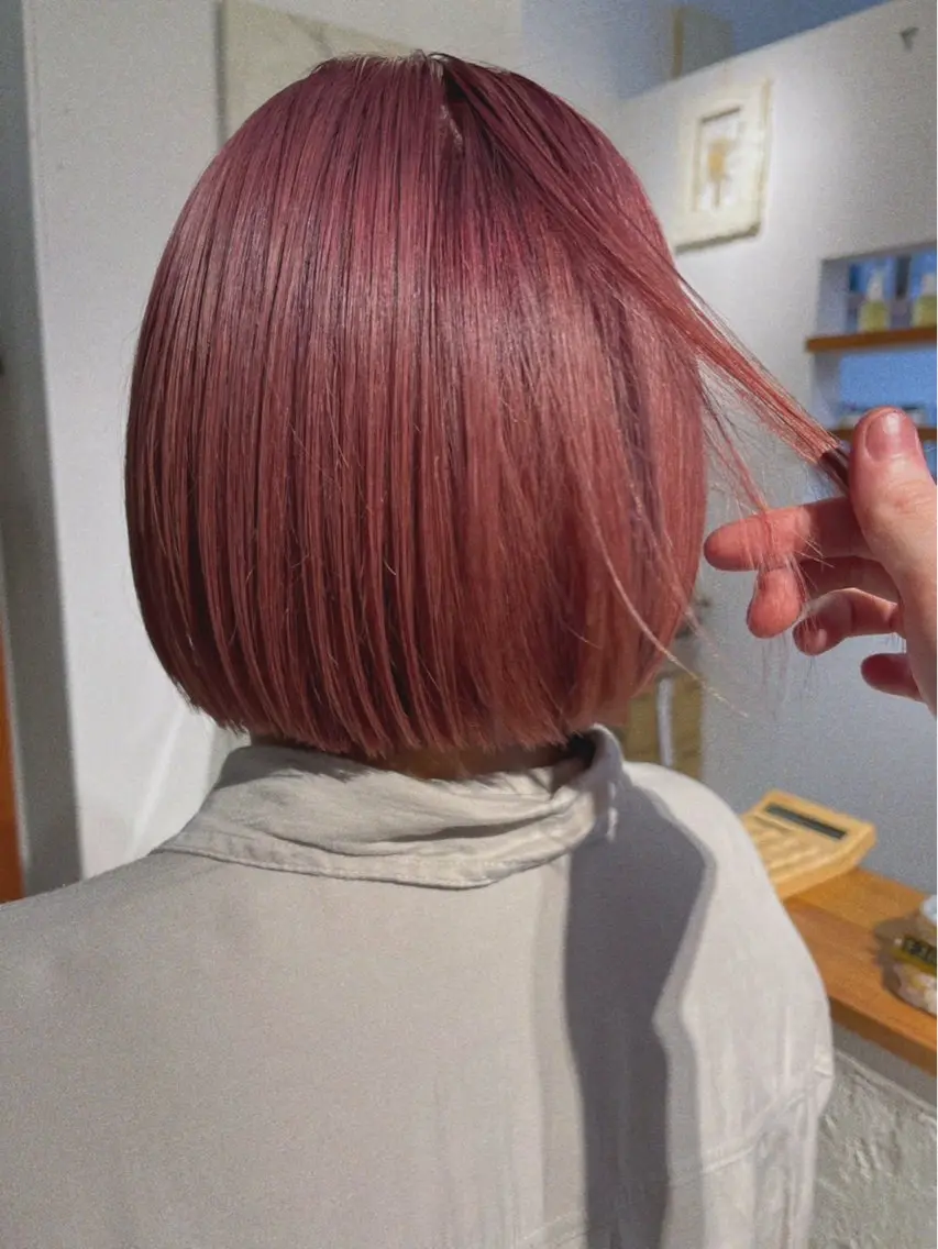ショート カラー ブリーチ ブラウンカラー ピンクカラー ピンクブラウン レッドカラー rina/似合わせ/ 透明感/髪質改善のヘアスタイル
