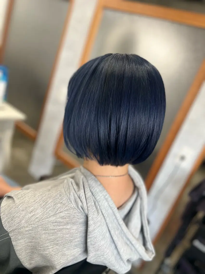 ミディアム カラー ブルーカラー ブルージュ グレージュ イルミナカラー ボブ ヘアカラー Style Tのヘアスタイル