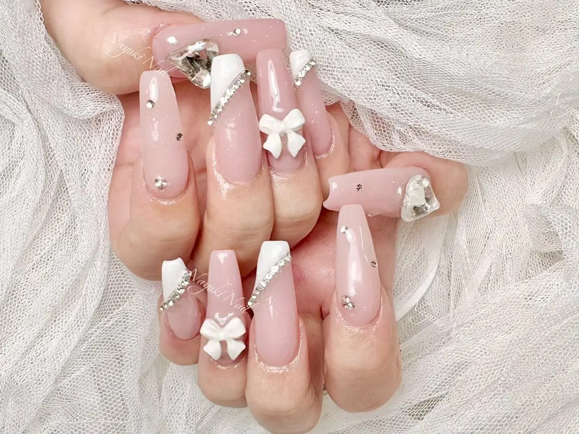 ネイル 🦋 Queenieのネイルデザイン