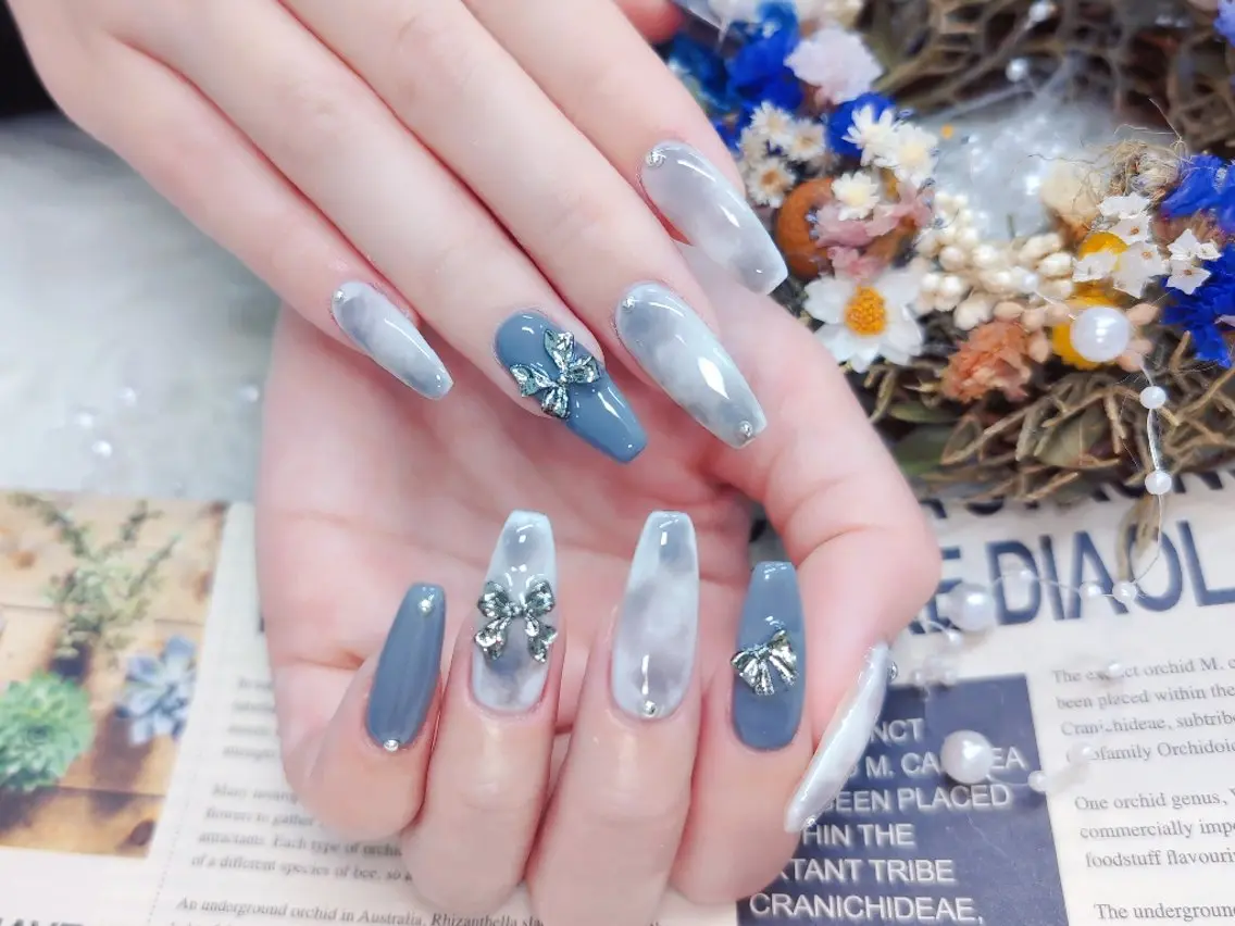 ネイル 長さ出し ジェルネイル キラキラネイル ラメ(グリッター) ニュアンスネイル Chouette Nailのネイルデザイン