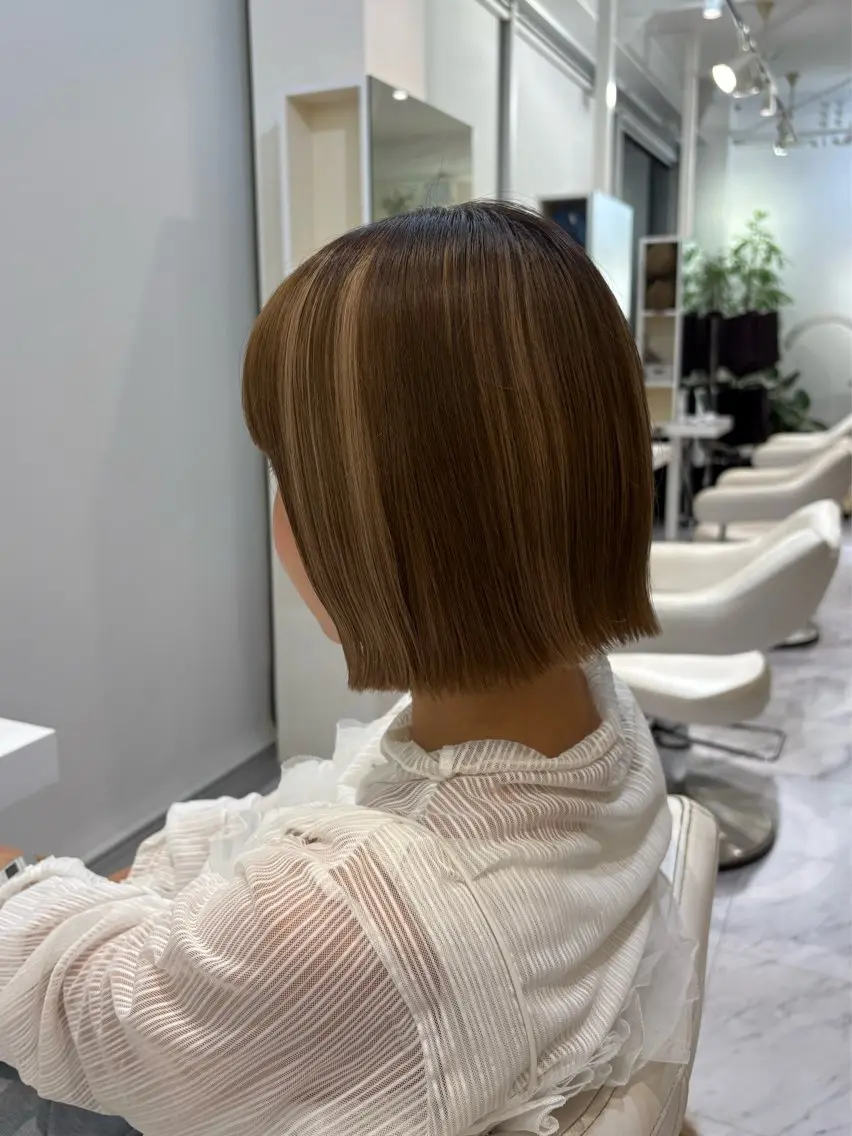 ミディアム 明壁 沙弓のヘアスタイル