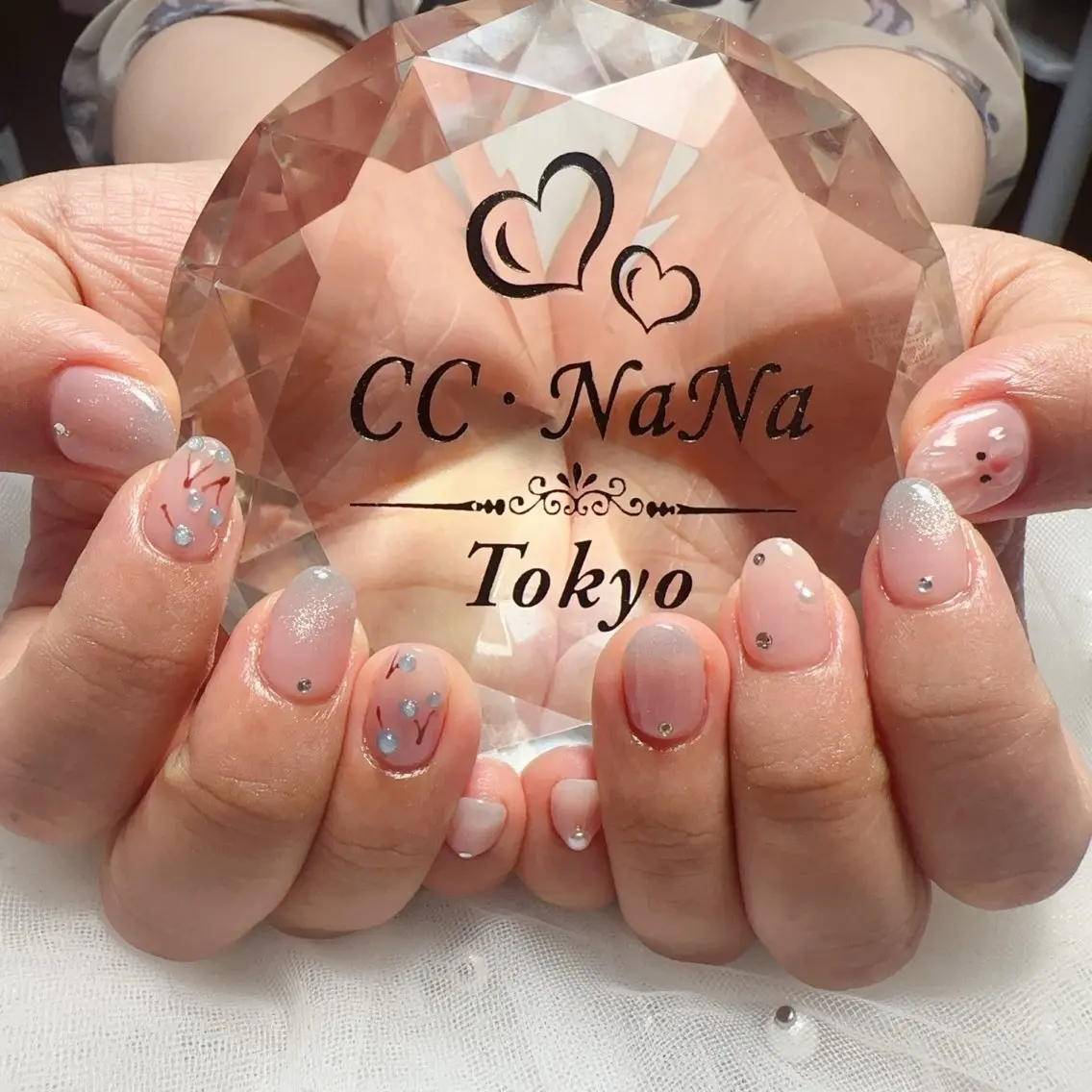 ネイル アートネイル 持ち込み 夏ネイル ハンドネイル 💎CC・NaNa 韓国風ネイル🌙Cのネイルデザイン