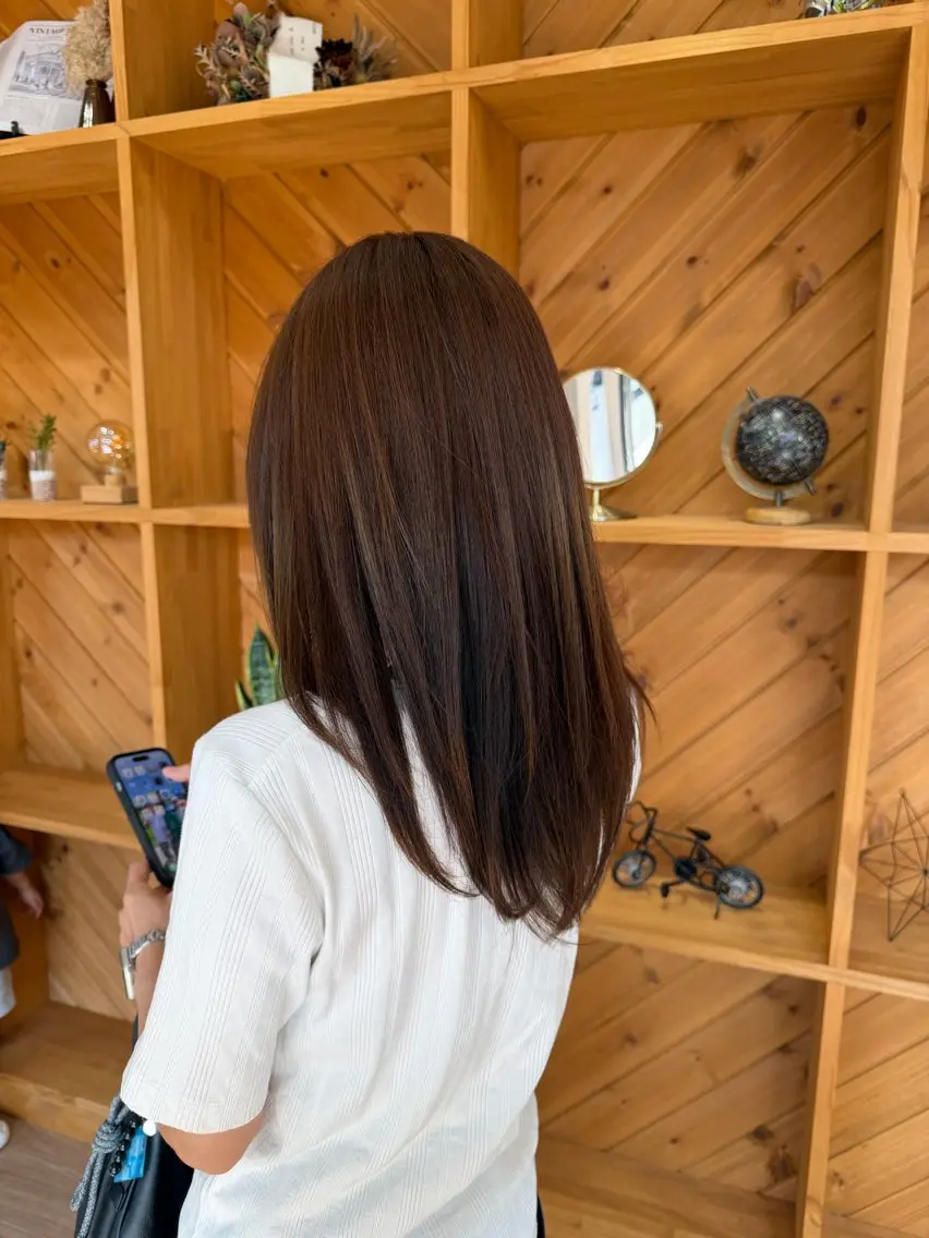 カラー ヘアカラー 塩本 琴音のヘアスタイル