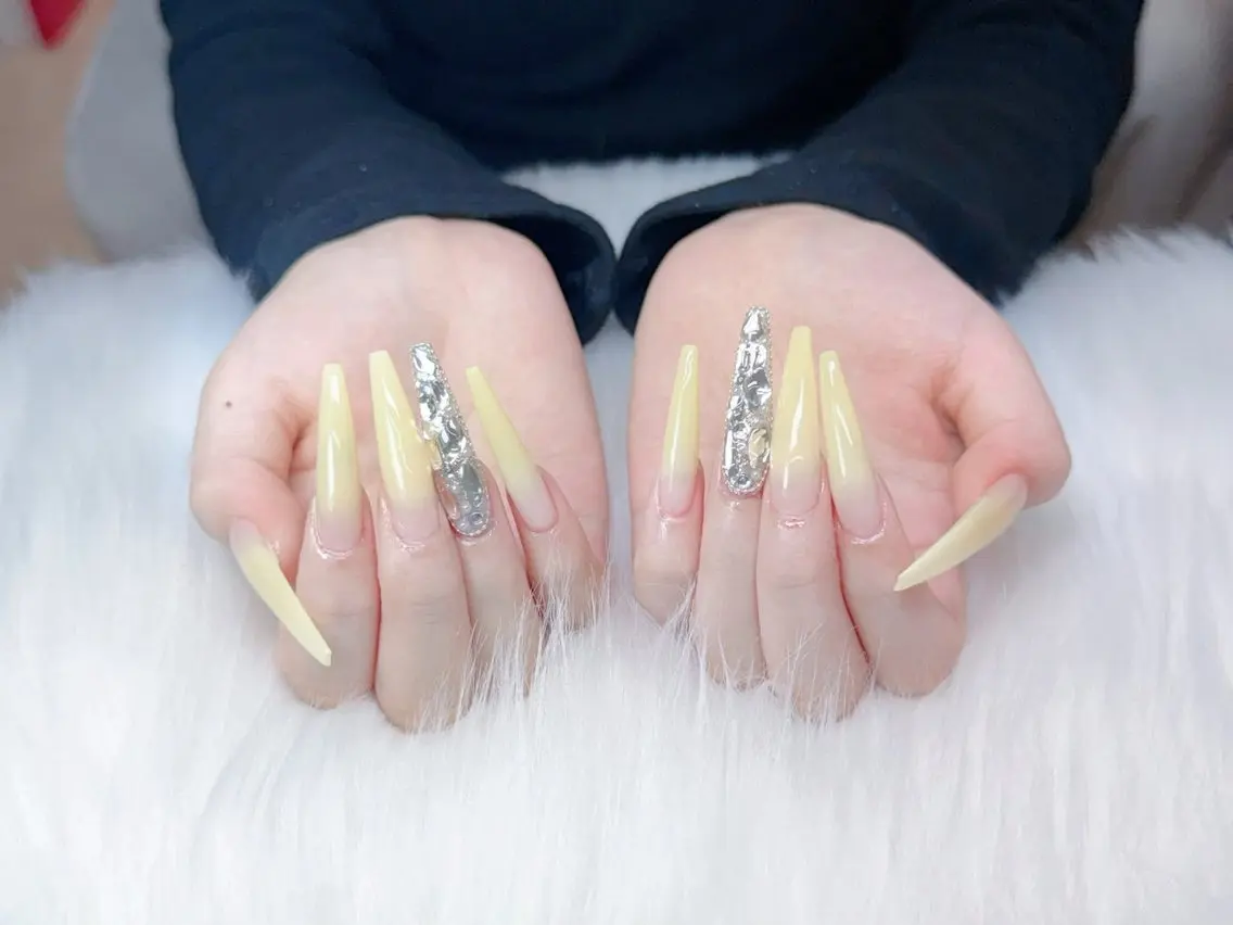 ネイル アートネイル ジェルネイル キラキラネイル 韓国ネイル ロングネイル ハンドネイル GOHOUBI Nail 心斎橋店のネイルデザイン