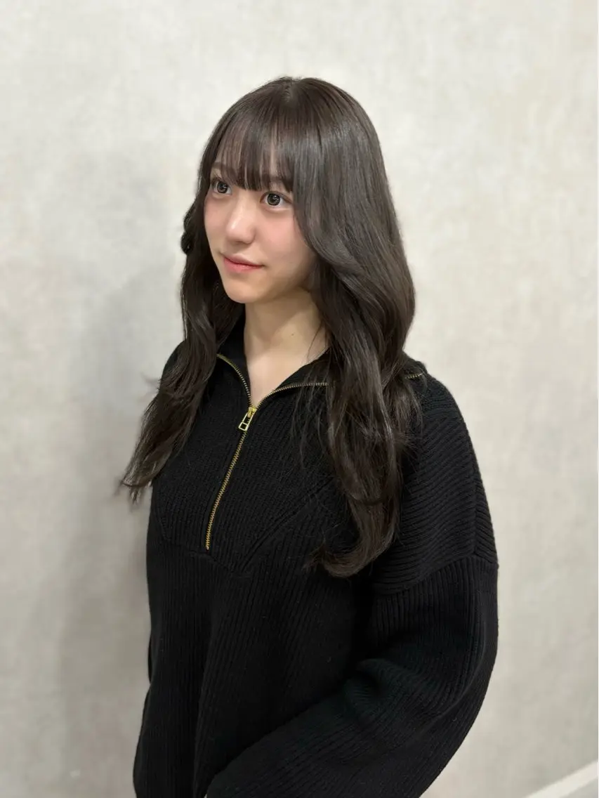 ロング カラー ショコラグレージュ グレージュ カット ヘアカラー 盛れる顔まわり✨🎀 レイヤー別所好葉のヘアスタイル