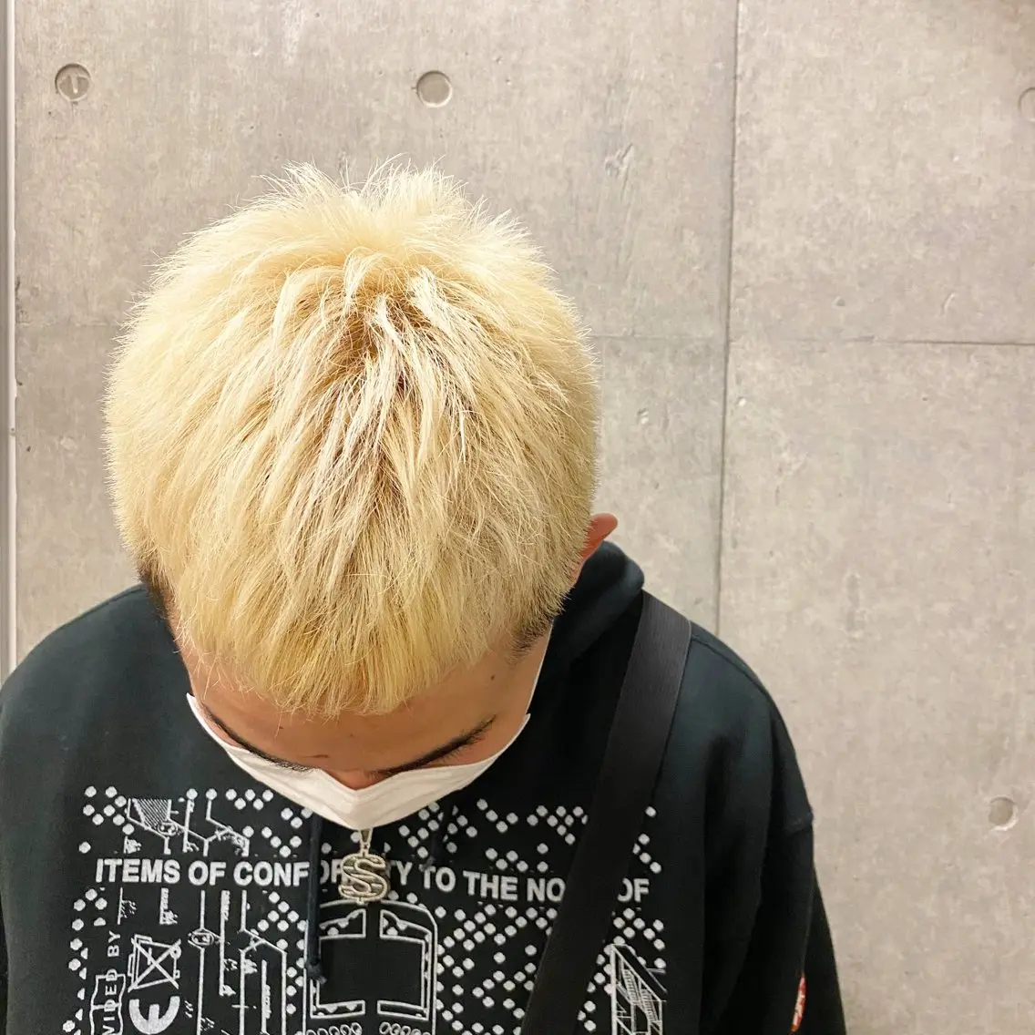 ショート カラー メンズ メンズブリーチ ブリーチ 抜きっぱなしブロンド ブロンド ヘアカラー トリートメント Nanaha /レイヤーカットのヘアスタイル