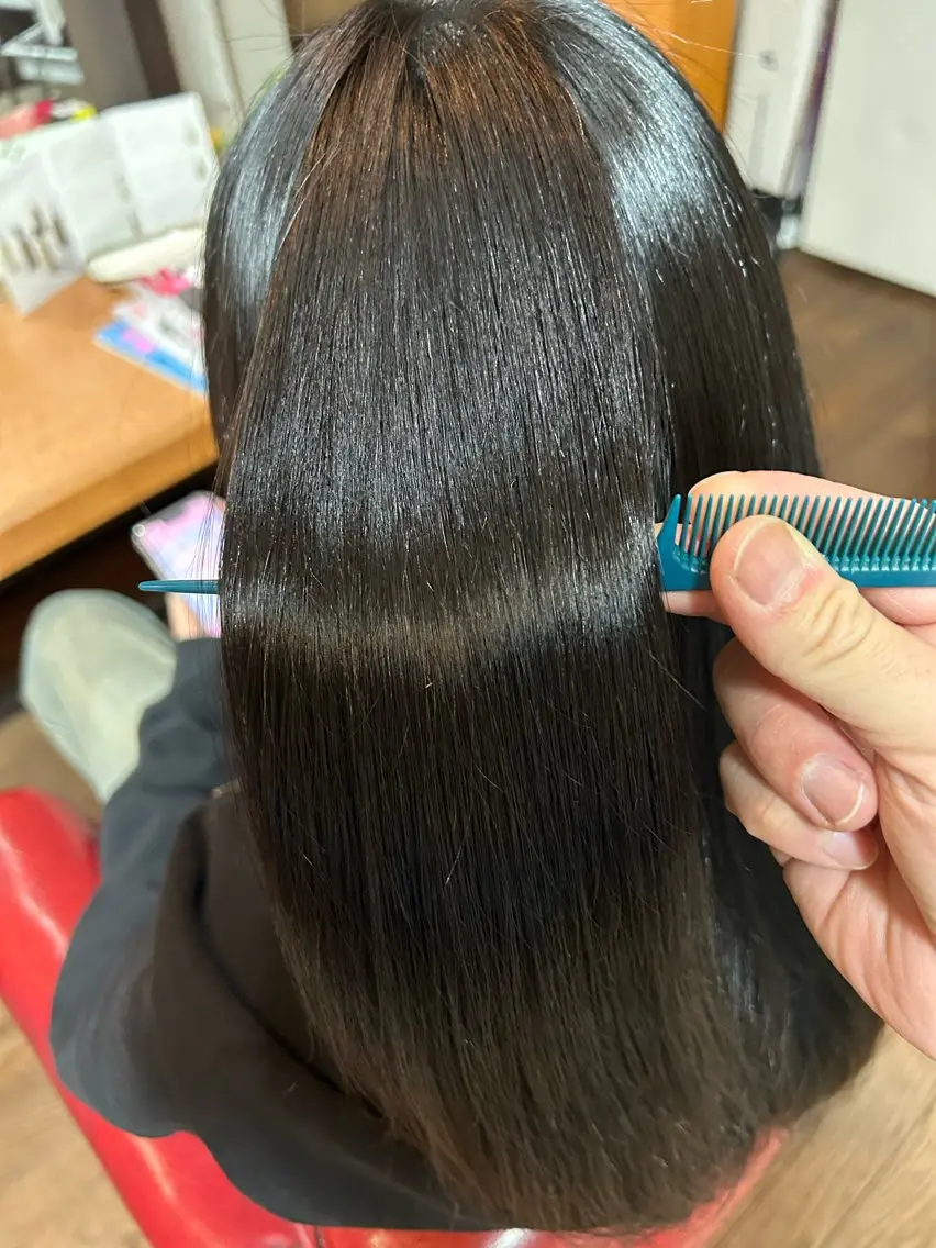 ロング パーマ 髪質改善 縮毛矯正 カット パーマ 縮毛矯正 トリートメント ヘッドスパ 💎KINUJO が買える美容室のヘアスタイル