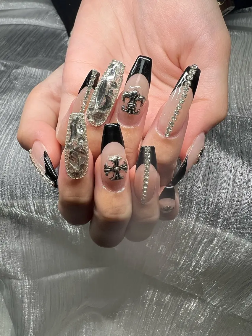 ネイル オーロラネイル チークネイル 長さ出し フットネイル フレンチネイル ハンドネイル Lee Nailsのネイルデザイン