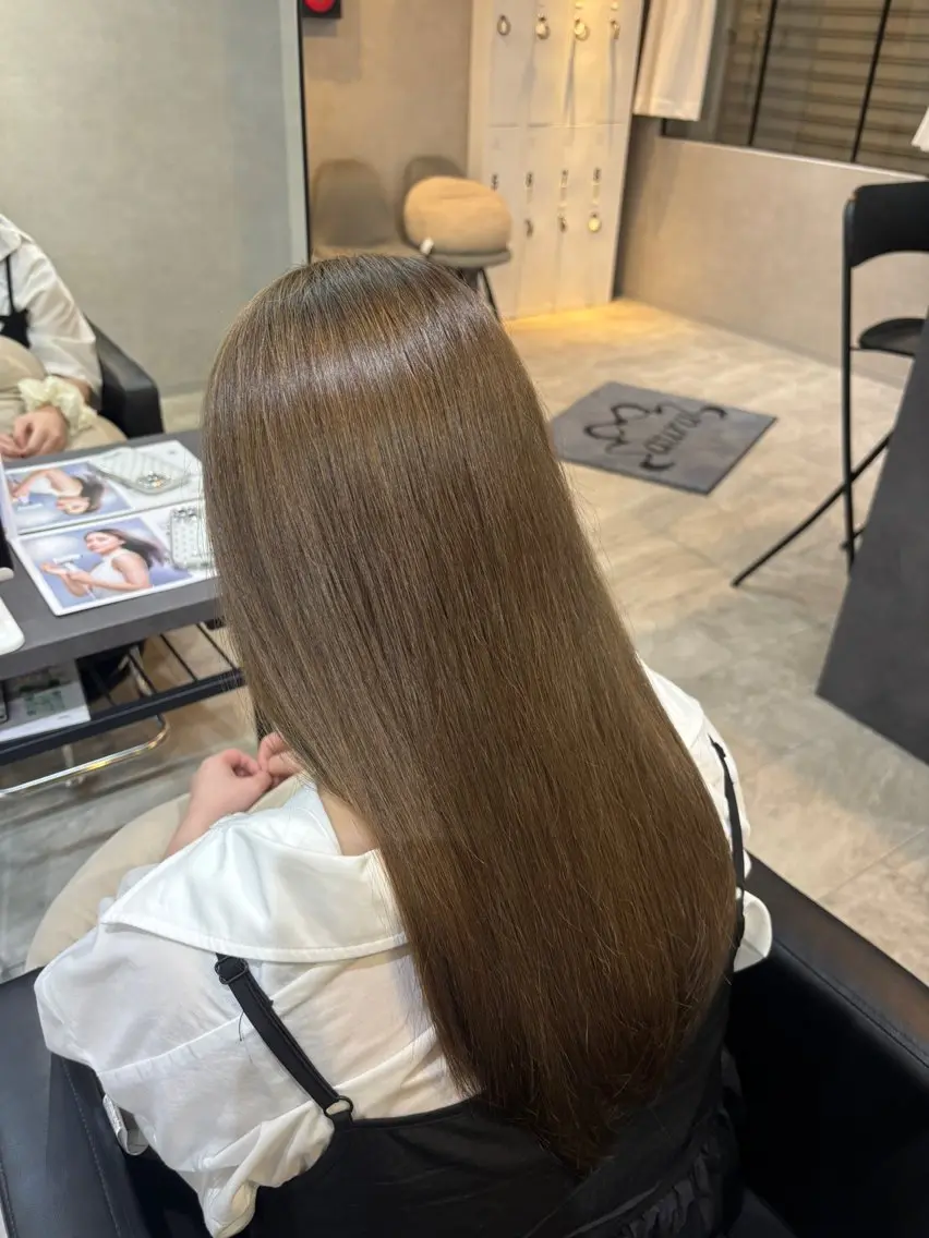 カラー ベージュカラー ブリーチ 透明感カラー ブリーチなしカラー オリーブベージュ ヘアカラー 竹田 莉朕のヘアスタイル
