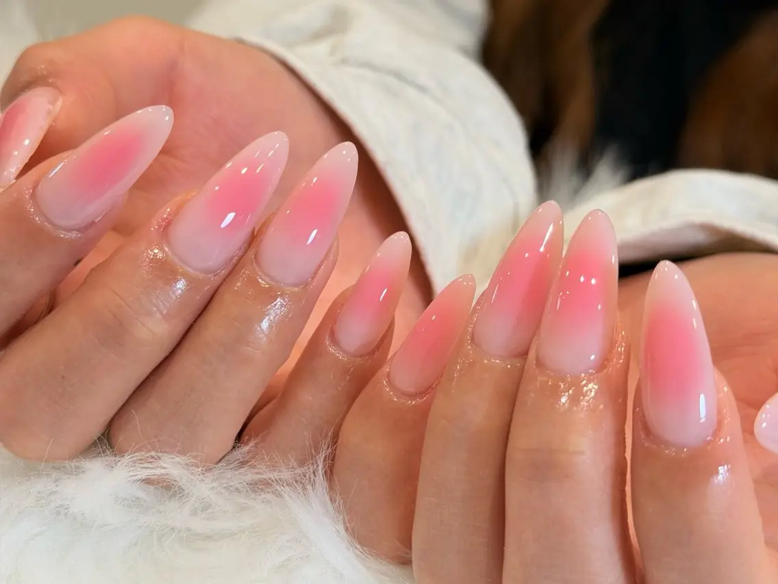ネイル アートネイル オーロラネイル フレンチネイル ジェルネイル グラデーション ハンドネイル Luci Nail Shinokuboのネイルデザイン