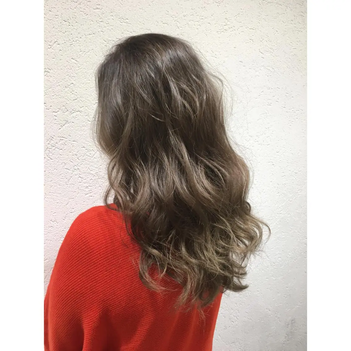 ロング カラー ハイライトカラー イルミナカラー ハイライト biscohair 髪にドラマを。のヘアスタイル