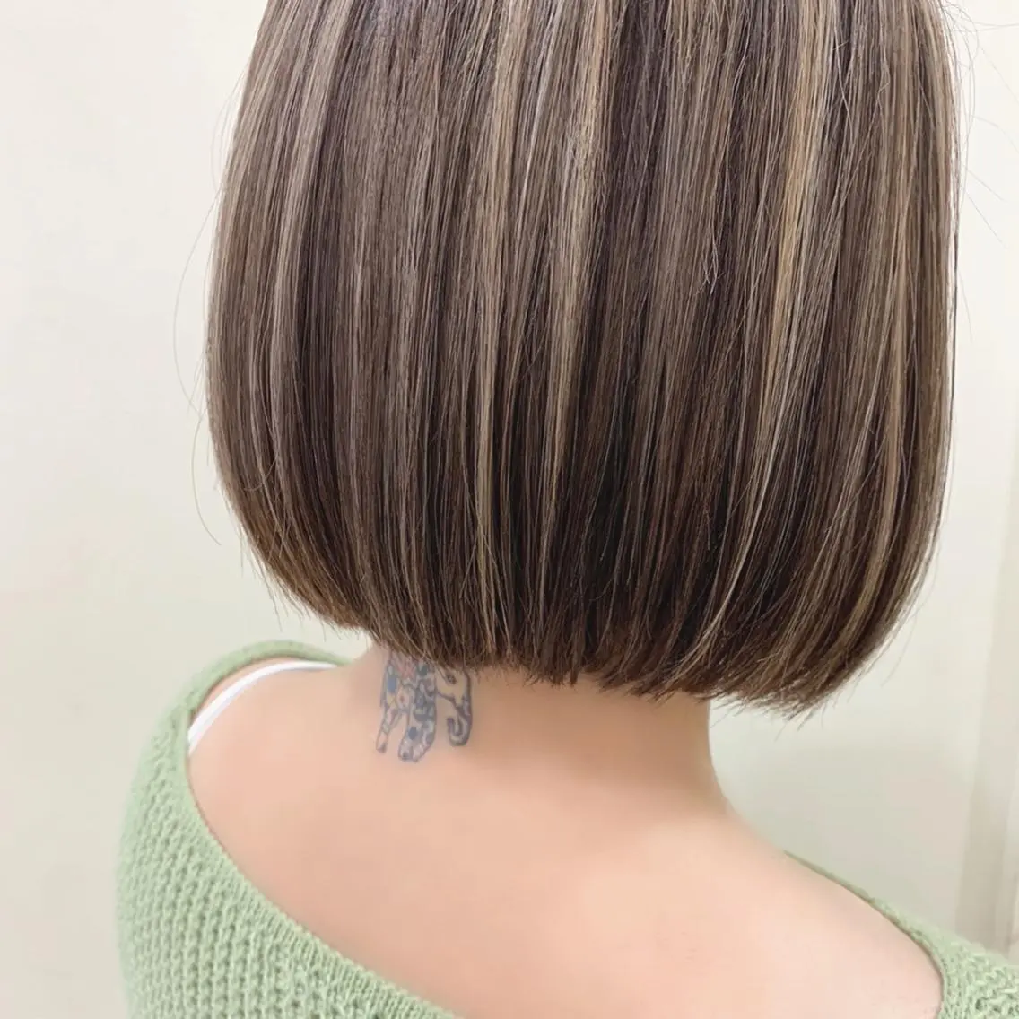 ショート カラー カット ヘアカラー トリートメント ぱつっとボブ/ 小野あかねのヘアスタイル