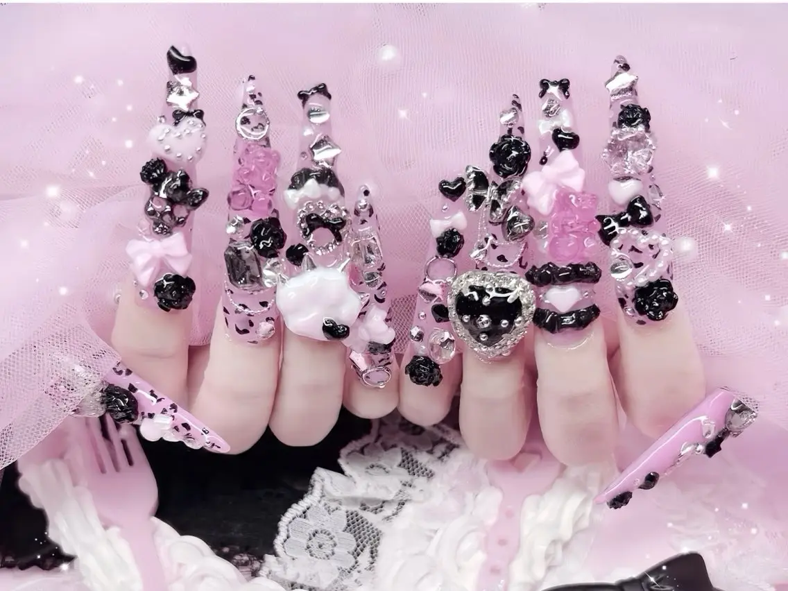 ネイル ブルー フラッシュネイル フラワーネイル ホログラムネイル キラキラネイル ハンドネイル Rin Nail 新大久保店のネイルデザイン