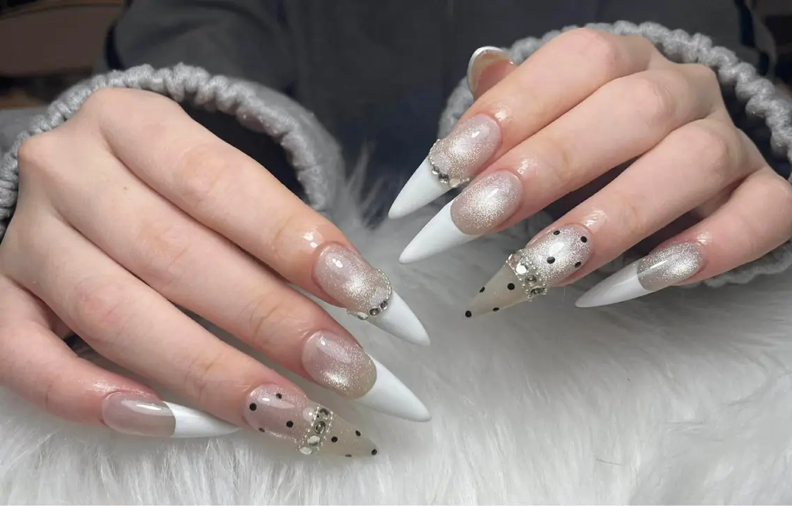 ネイル フレンチネイル ジェルネイル ガーリー 韓国ネイル ロングネイル ハンドネイル NieNail Nezukoのネイルデザイン