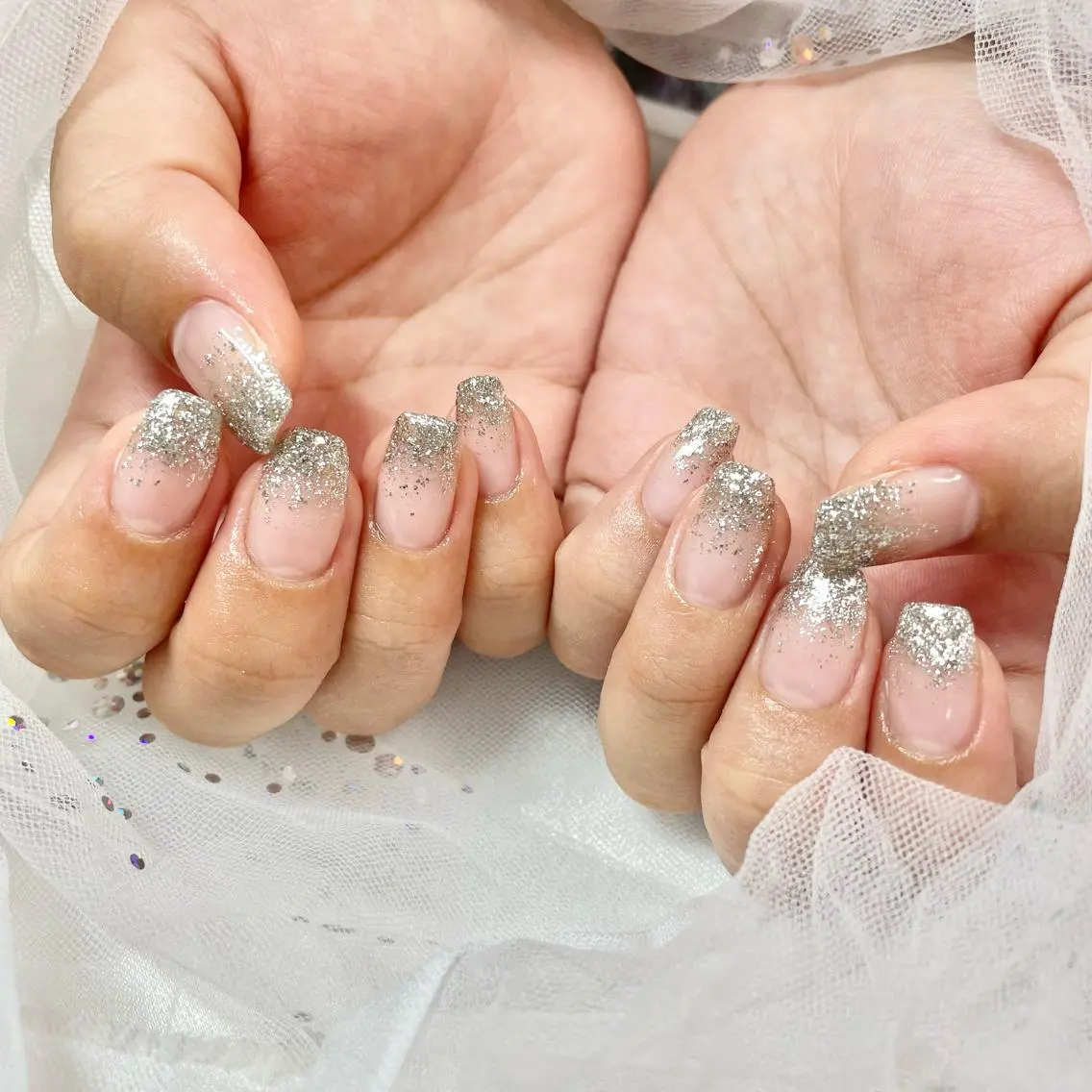 ネイル グラデーション キラキラネイル ハンドネイル 🎀AYAKO 🎀中韓ネイルのネイルデザイン