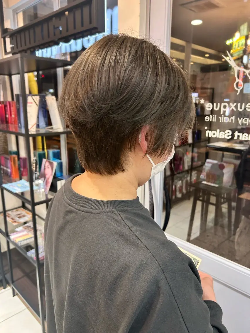 ショート カラー アッシュ アッシュグレー ヘアカラー yuu /Carinのヘアスタイル