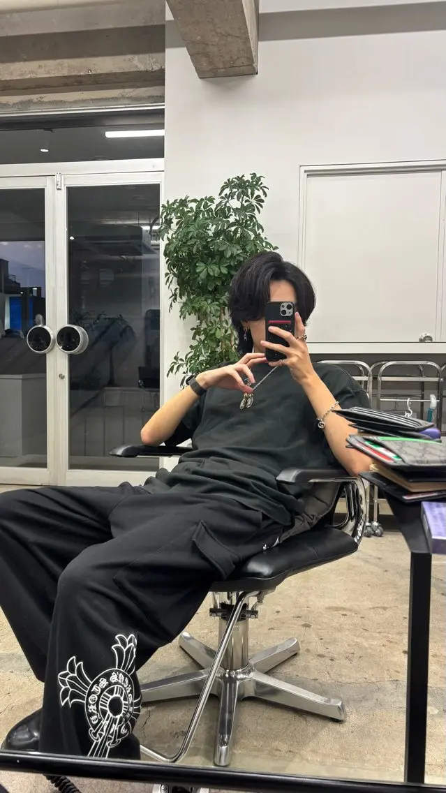 カラー 黒髪 ブリーチ シルバー ヘアカラー トリートメント 大和⚜️ナチュラル 艶カラー/高崎のヘアスタイル