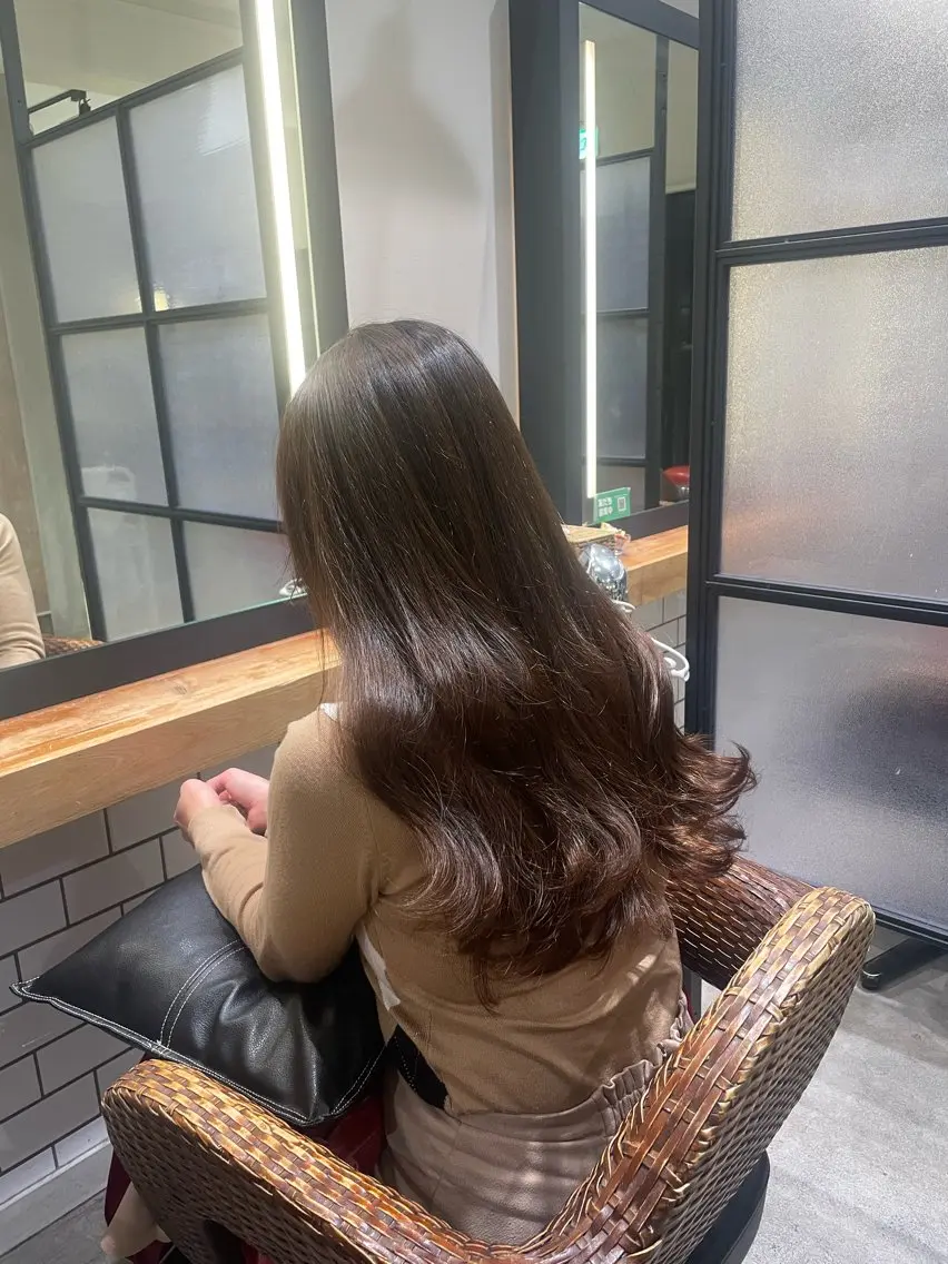 ロング 暖色カラー🤎Red Neo meiのヘアスタイル