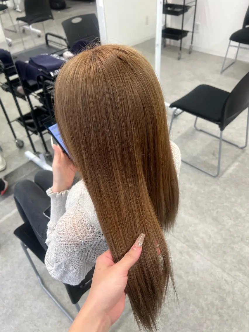 ロング Natsumi / 透明感艶カラーのヘアスタイル