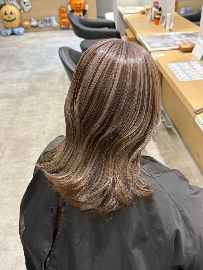ロング カラー ブリーチ デザインカラー ハイトーンカラー カット ヘアカラー 透明感/美髪カラー 🫧永田　汰伊智のヘアスタイル