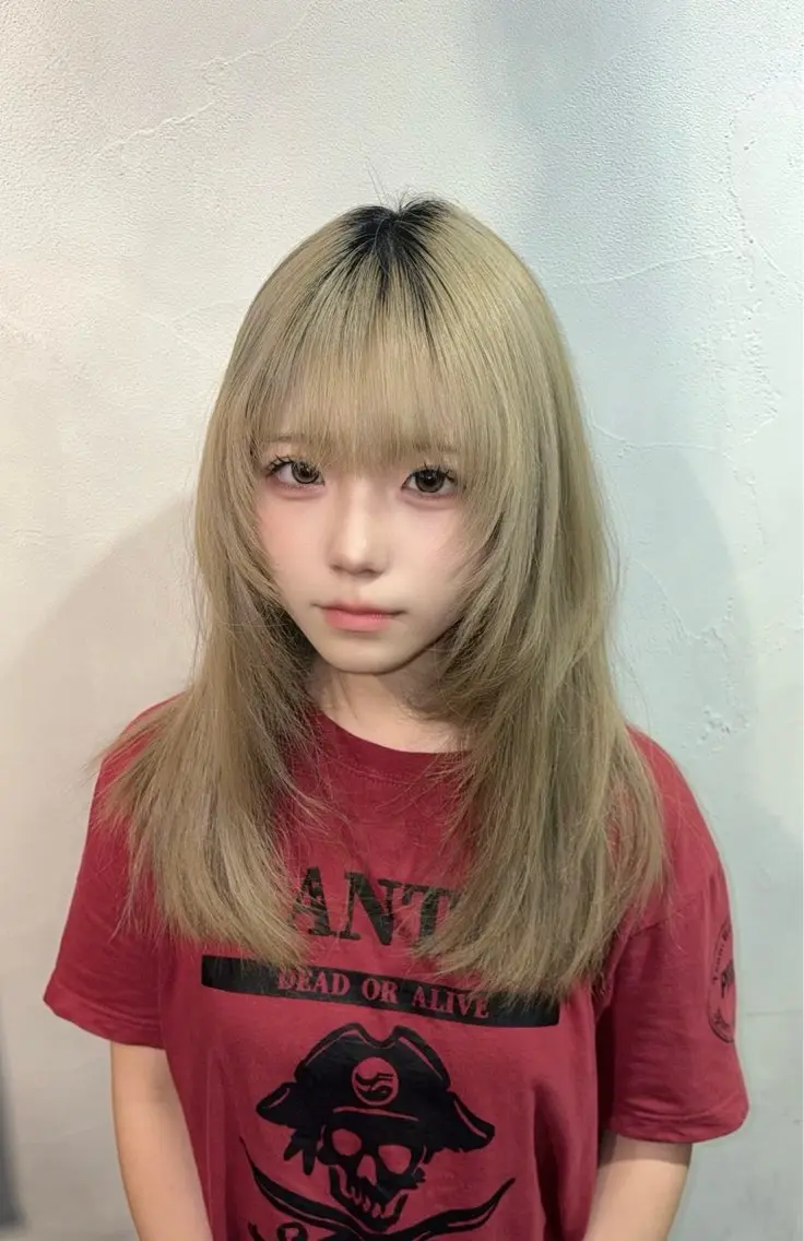 ミディアム ミディアムレイヤー レイヤーカット 城川 ノアのヘアスタイル