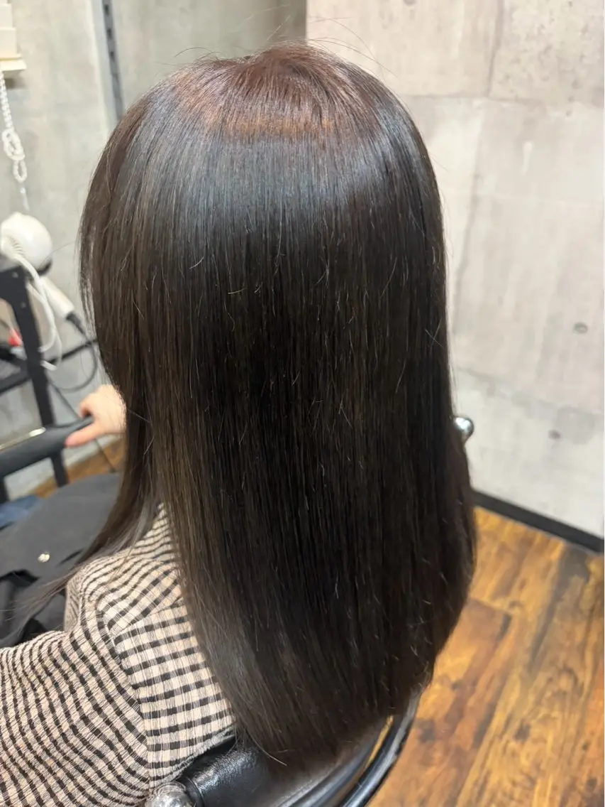 セミロング カラー 稲田 凜のヘアスタイル