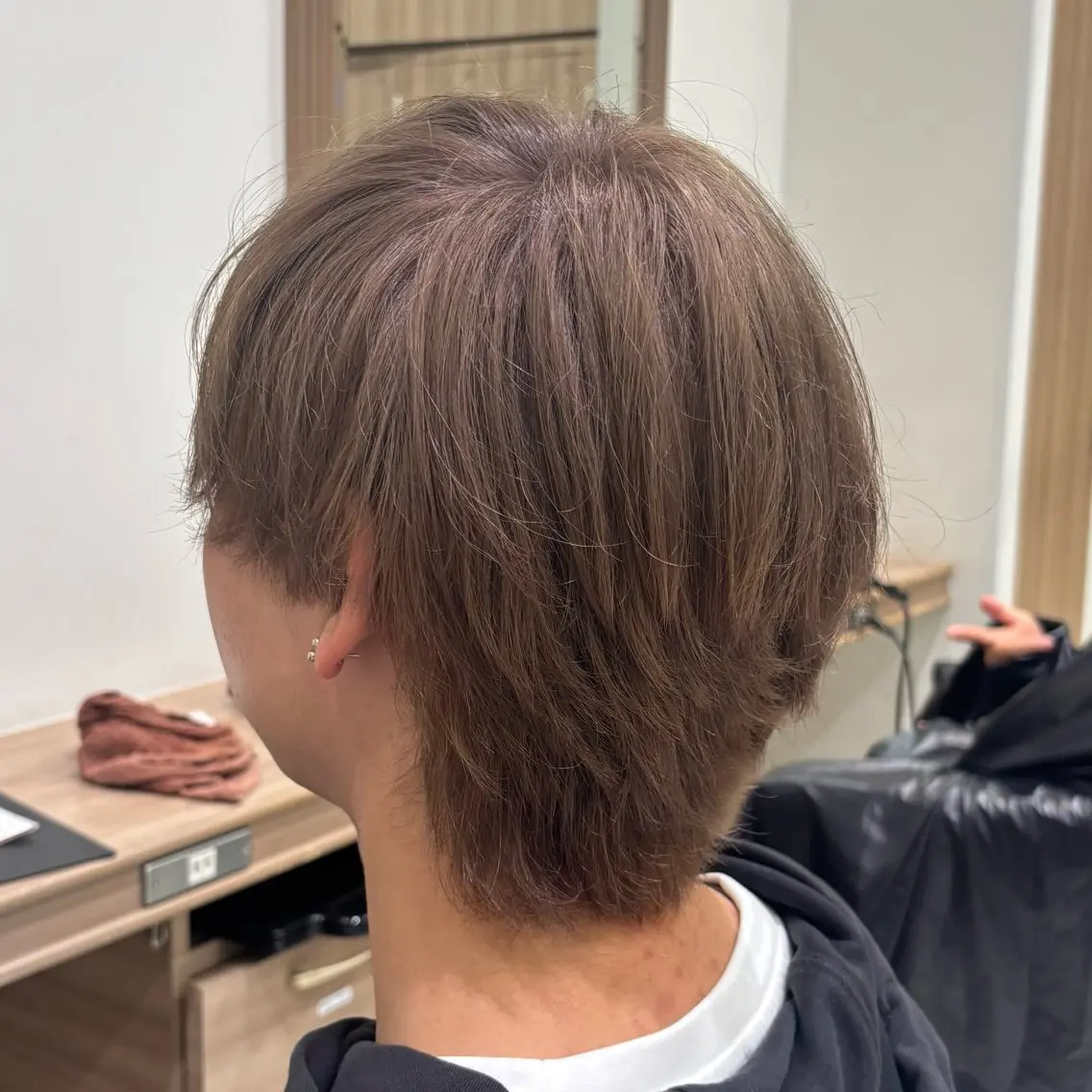 カラー メンズ メンズブリーチ アディクシーカラー ベージュカラー ブリーチ ミルクティーベージュ カット ヘアカラー 鈴木かのん/縮毛矯正 /ミニモ限定クーポンのヘアスタイル
