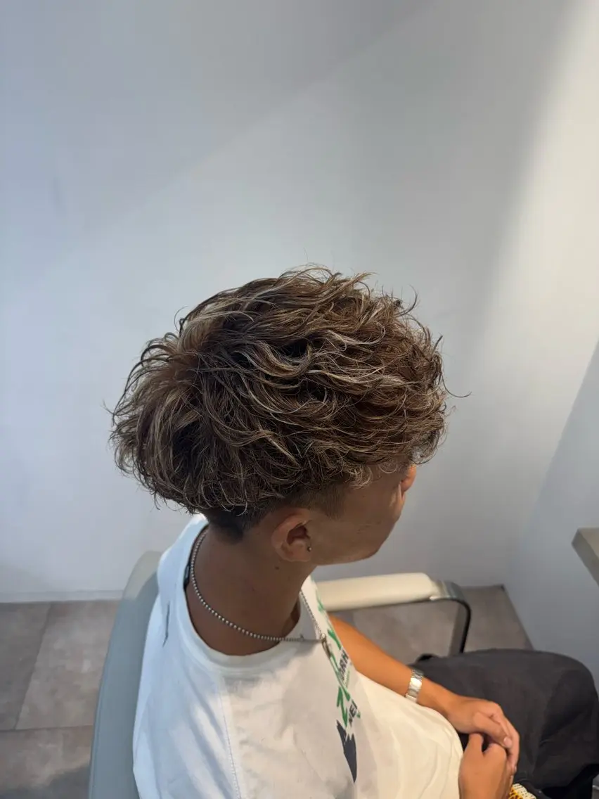 カラー パーマ メンズ スペインカール 林 翔空のヘアスタイル