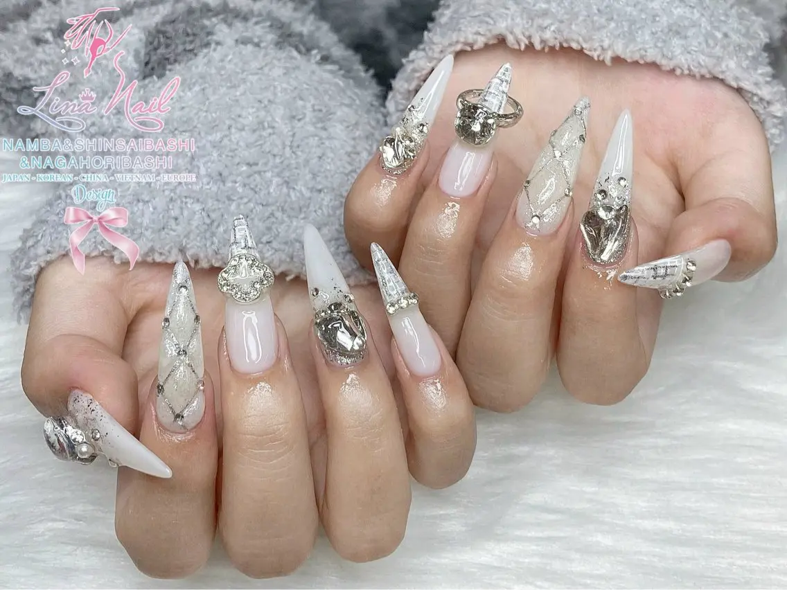 ロング 韓国風ヘア ロング クリスマス ハンドネイル Linanail Nambaのマツエク・マツパデザイン