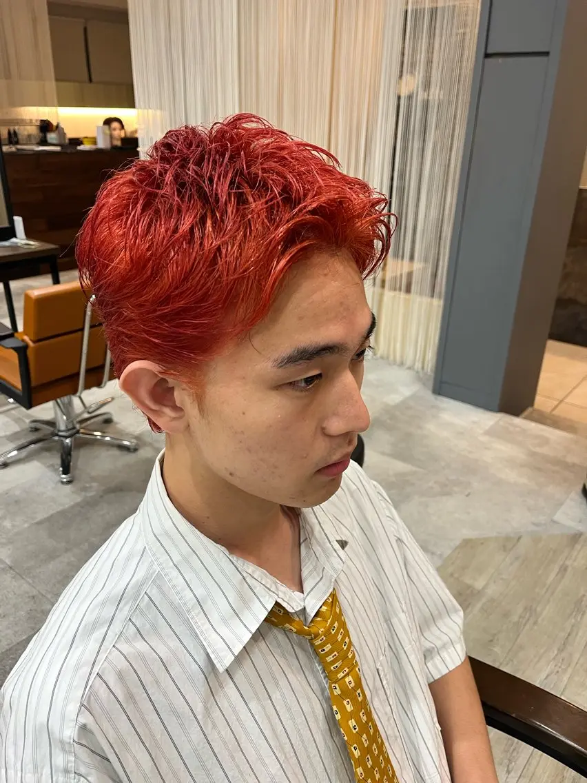 カラー ブリーチ 森山 謙斗のヘアスタイル