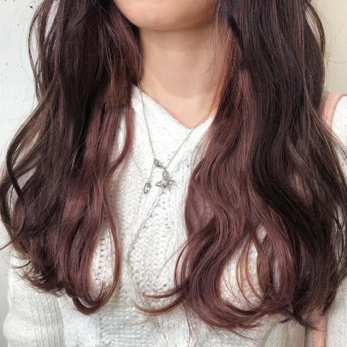 ロング パーマ ヘアアレンジ ネイル マツエク・マツパ シールエクステ カラーマツエク エクステ 長さ出し ピンク 八巻 晴香のヘアスタイル