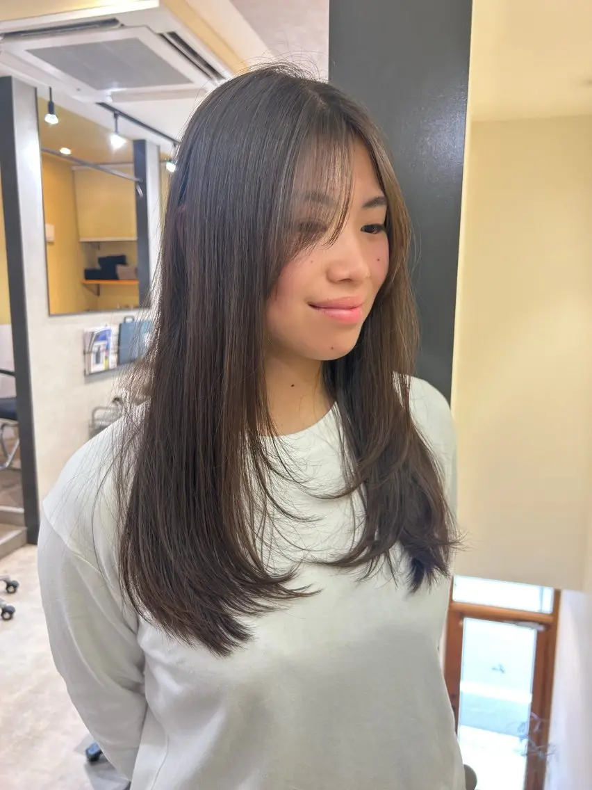 ロング 顔まわりレイヤー レイヤーカット カット トリートメント hubhair レイヤー/透明感のヘアスタイル