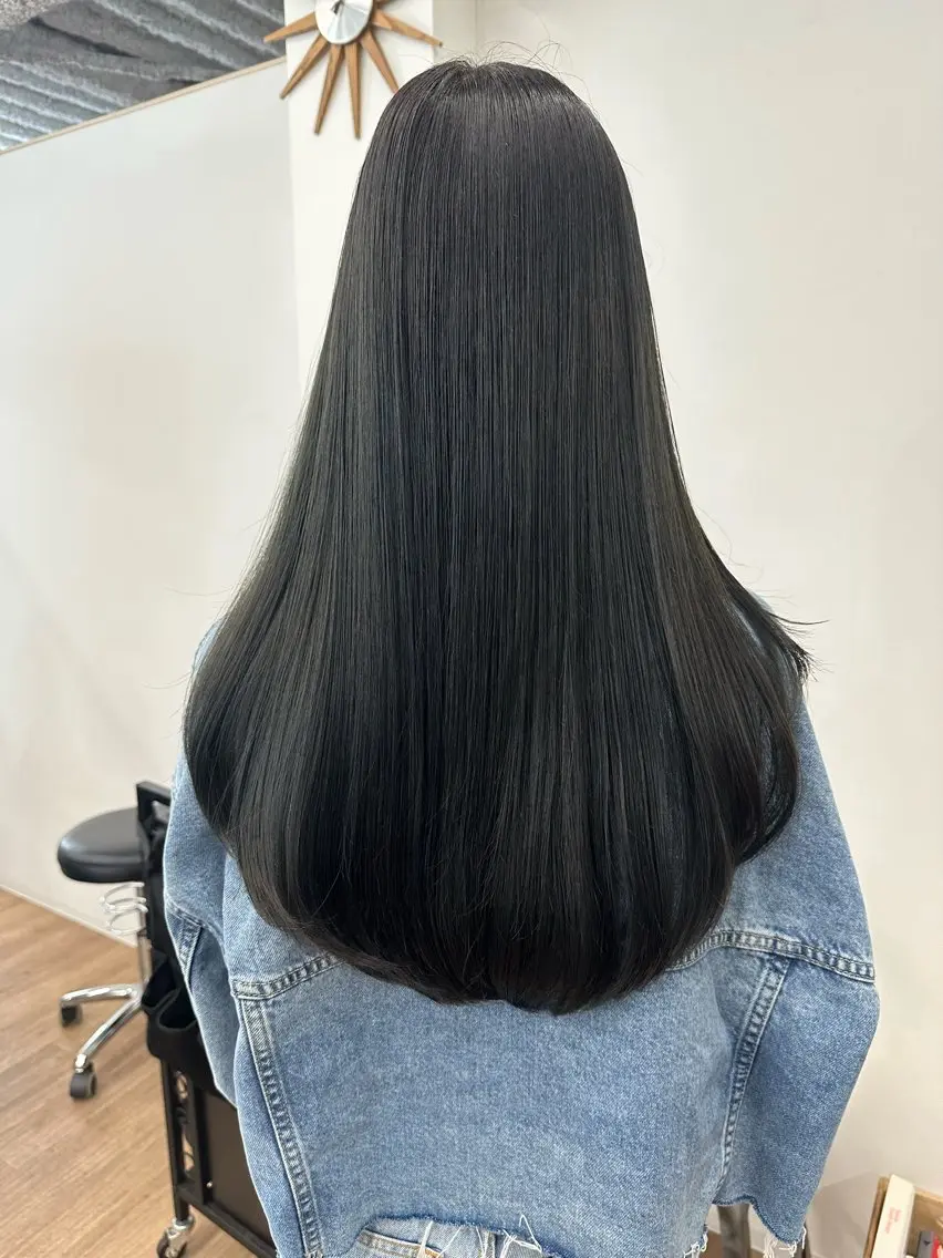 セミロング ボブ ハイライト 髪質改善 カット ヘアカラー トリートメント 朝がラクになるパーマ トウバルタイキのヘアスタイル