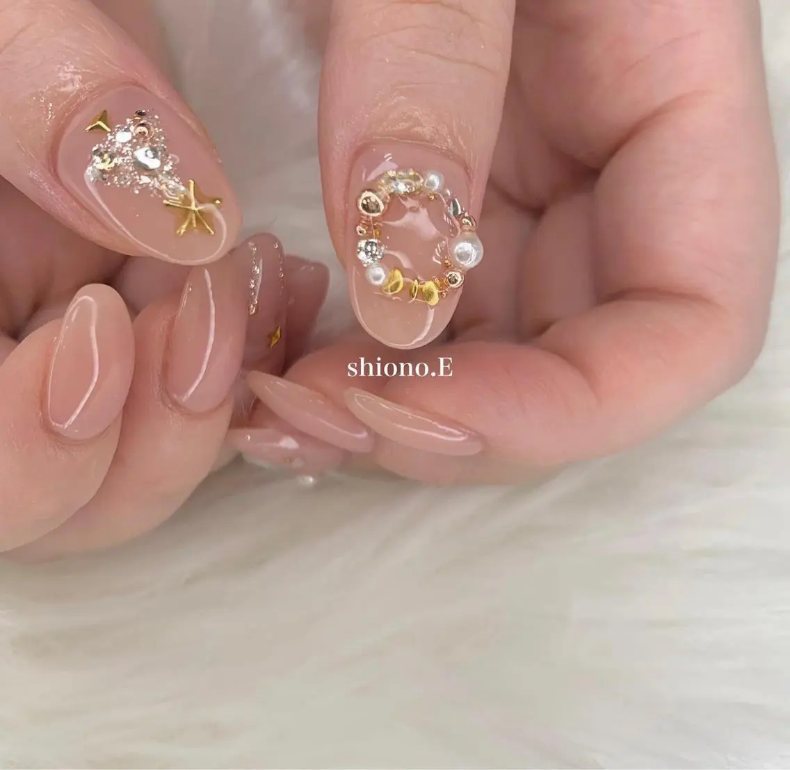 ミディアム カラー ネイル クリスマス 冬ネイル クリスマス be-cares beauty(豊川店のネイルデザイン