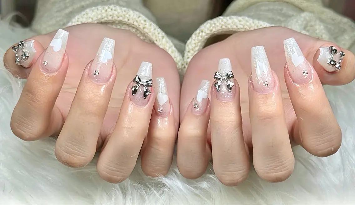 ネイル アートネイル ボルドー フレンチネイル ジェルネイル 氷ネイル・うるうるネイル ハンドネイル Yuki Nailsalonのネイルデザイン