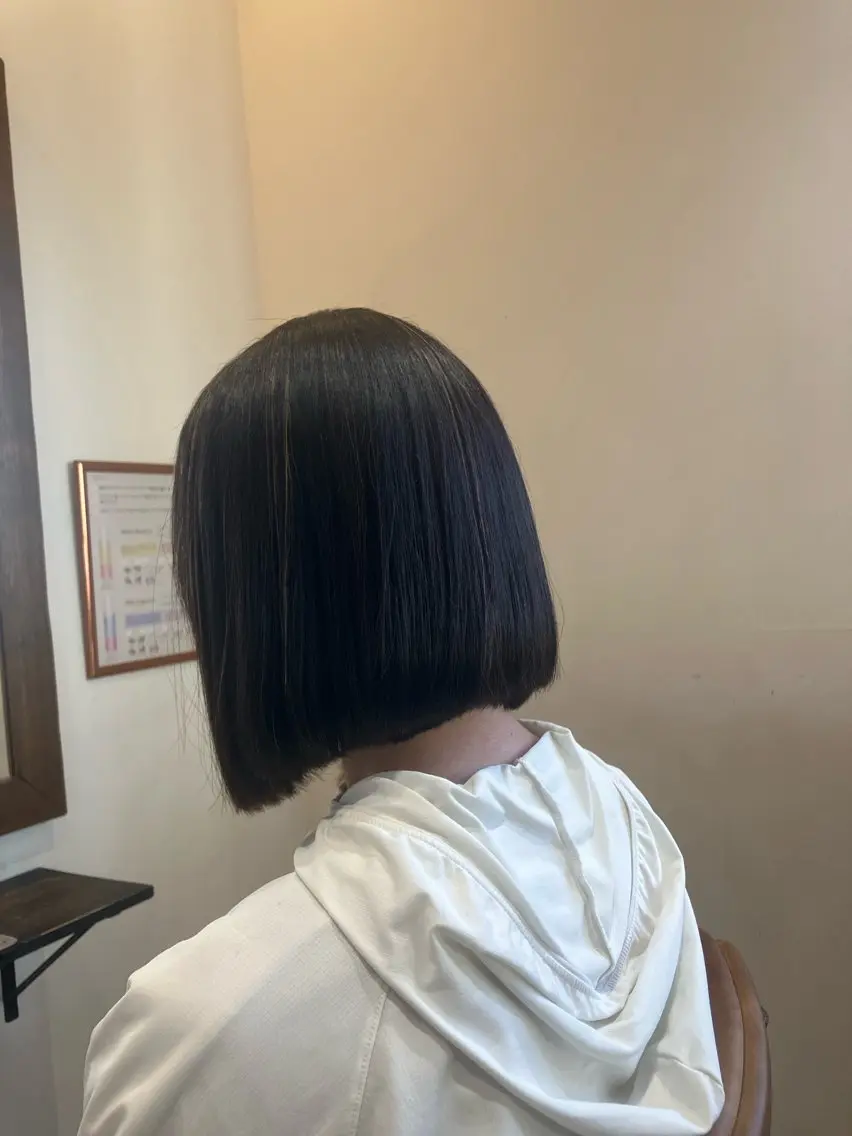 ミディアム YUKI .のヘアスタイル