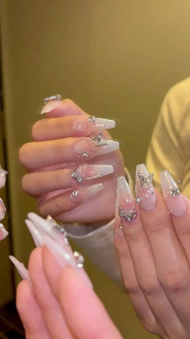 ネイル フレンチネイル グラデーション 韓国ネイル マグネットネイル ミラーネイル ハンドネイル YURI NAILのネイルデザイン