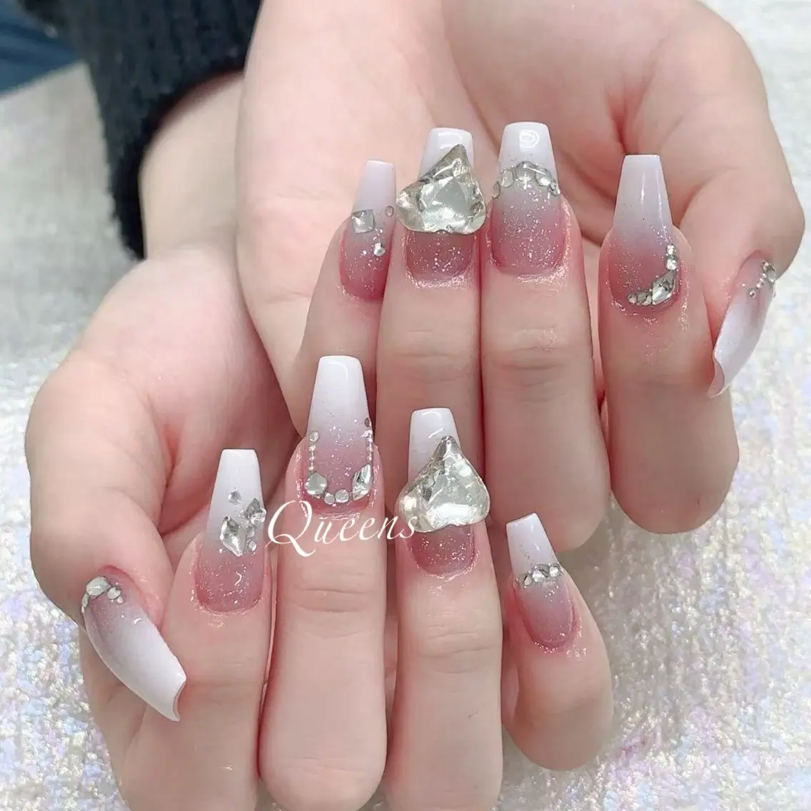 ネイル ハンドネイル Queens ひなのネイルデザイン