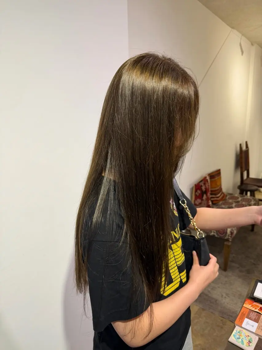 カラー ブリーチ ダブルカラー ブリーチなしカラー 安谷 彩香のヘアスタイル