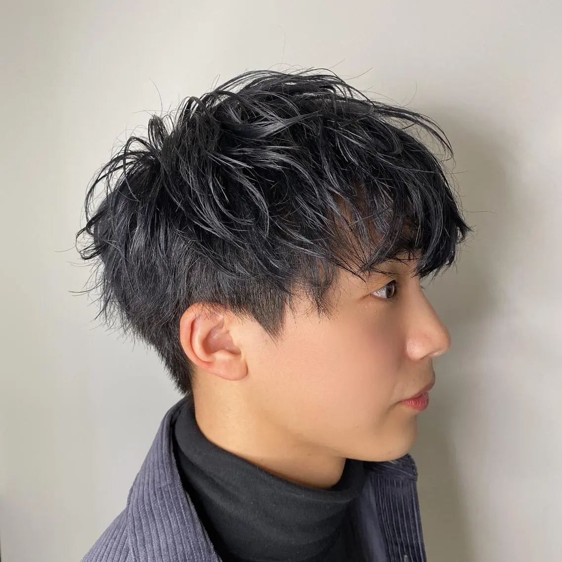 ショート カラー メンズ 酸スト/フェザー パーマ/三谷海斗のヘアスタイル