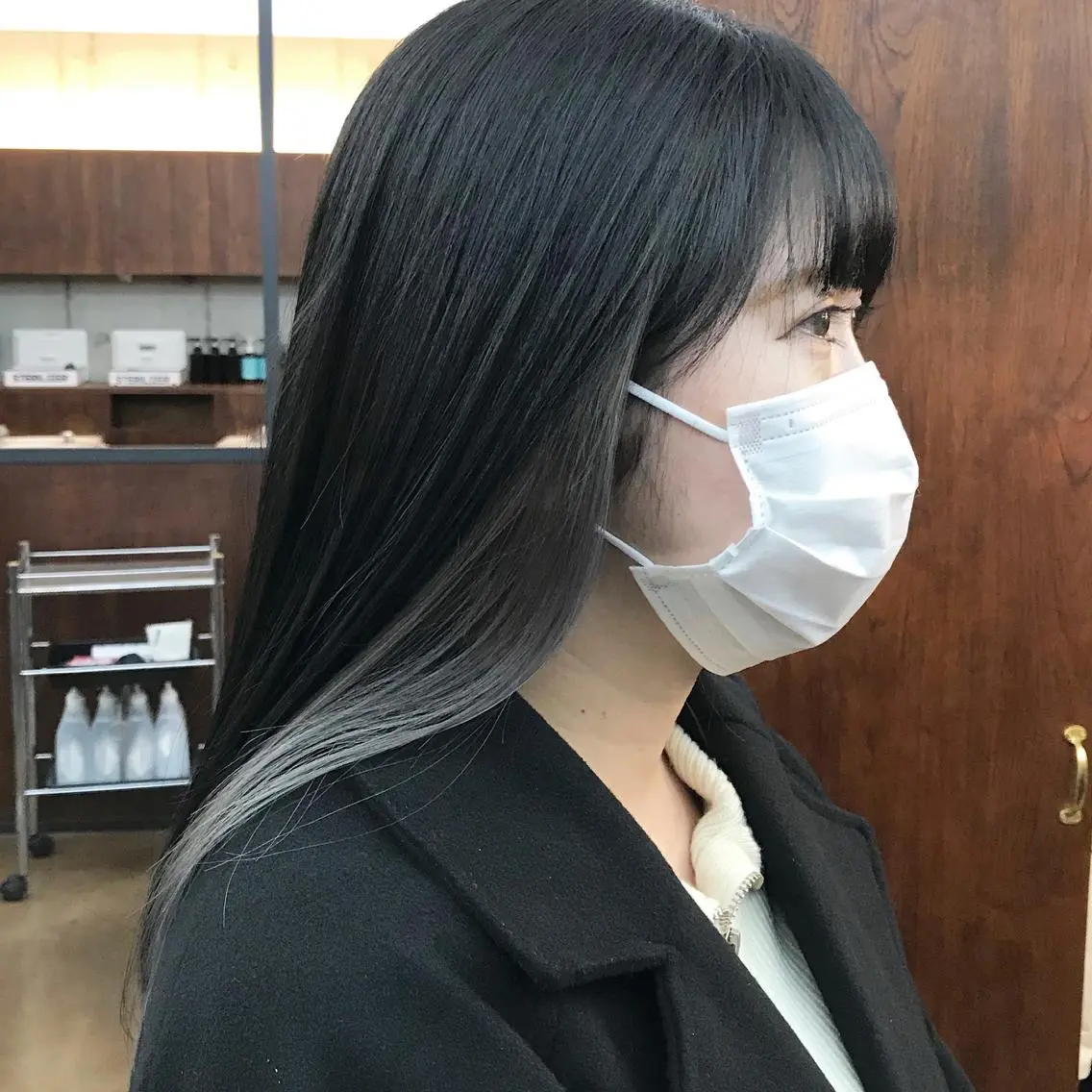 ロング カラー 黒髪 ブリーチ ブルーカラー ブルーブラック ケアブリーチ カット ヘアカラー トリートメント ✂︎ウルフ・ショート ✂︎MIKUNIのヘアスタイル