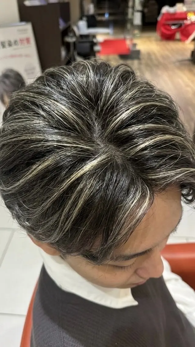 ショート カラー ベージュカラー ハイライトカラー ホワイトベージュ ハイライト ヘアカラー バレイヤージュ& 高発色カラー/市川のヘアスタイル