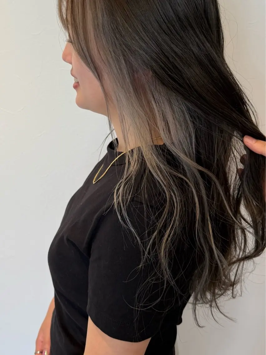 ロング カラー ミストバング  フェイスフレーミング インナーカラー Rendezvous 白築のヘアスタイル