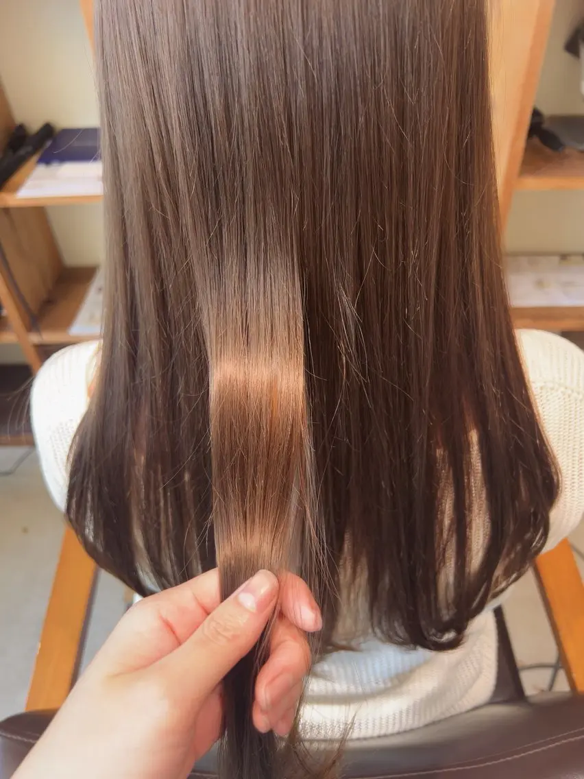 ロング カラー ベージュカラー ブリーチ 熊谷 鈴のヘアスタイル