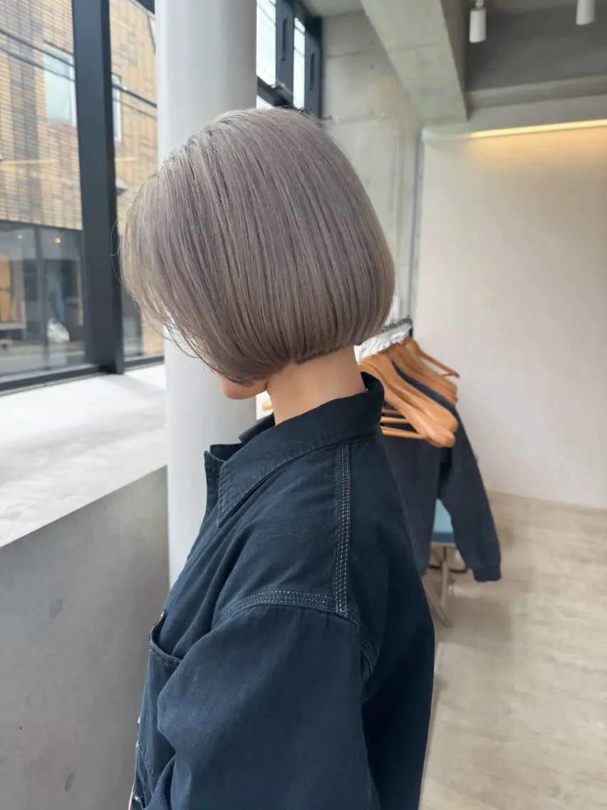 ショート カラー ヘアアレンジ ミニボブ/ブリーチ 🌈MISATOのヘアスタイル