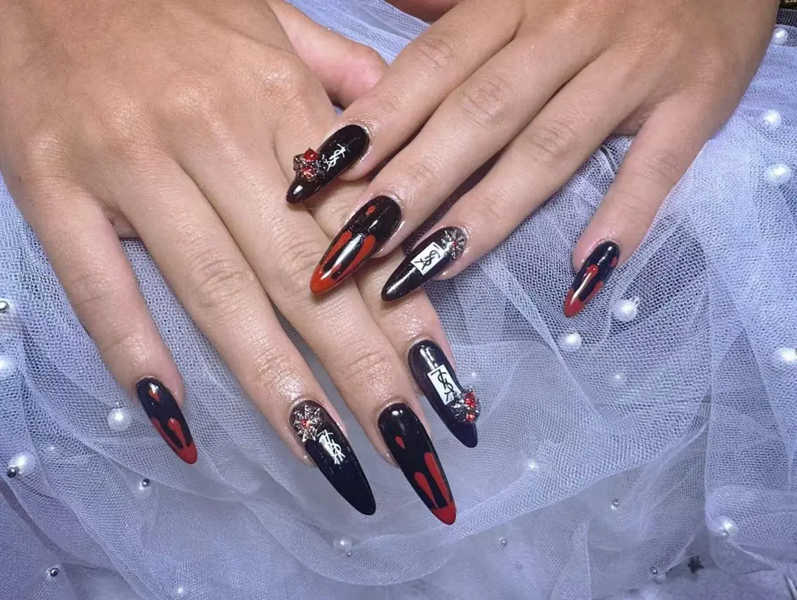 ネイル フレンチネイル ジェルネイル ガラスフレンチ 韓国ネイル マグネットネイル ハンドネイル ハンドケア The  Nail 新大久保店のネイルデザイン