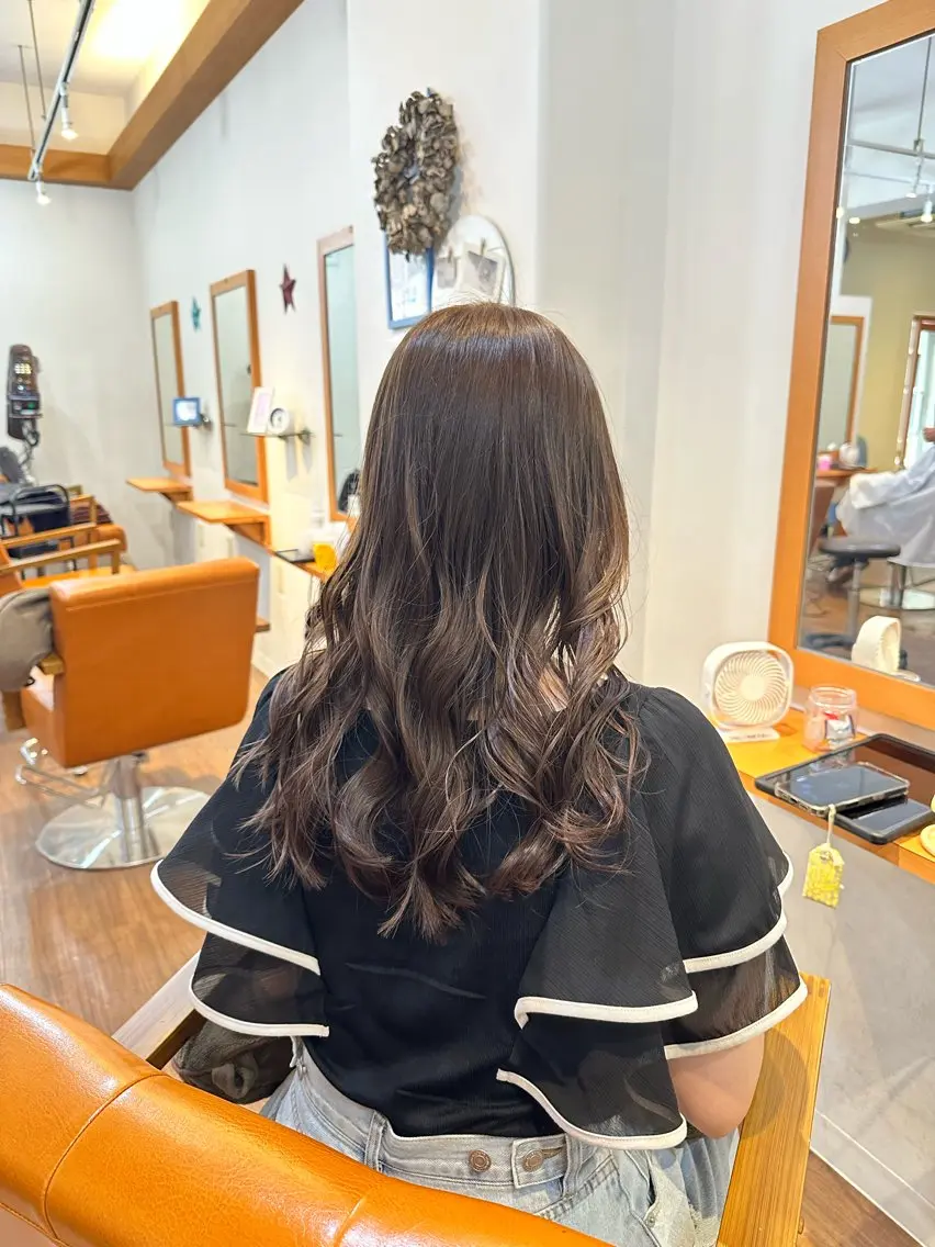 ロング カラー ブリーチ ブラウンカラー チョコレートブラウン ブリーチなしカラー カット ヘアカラー 🎀透明感カラー🎀 / INOUEのヘアスタイル