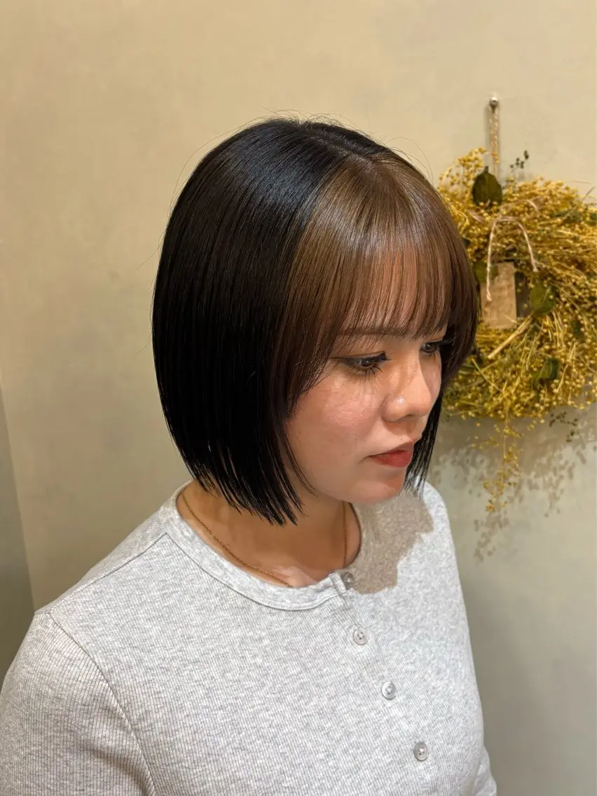 ショート カラー ブリーチ デザインカラー 顔周りカット hair ruup 心都のヘアスタイル